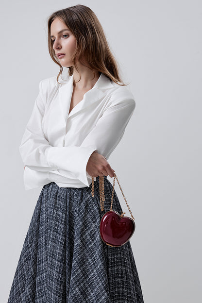 Cropped shirt with an accentuated waist