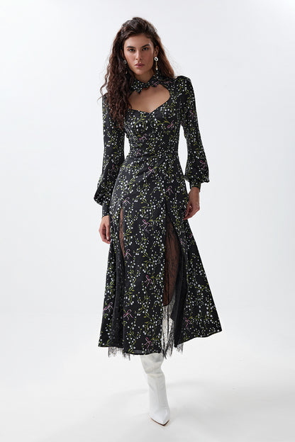 Dress with a lace insert and a sweetheart neckline