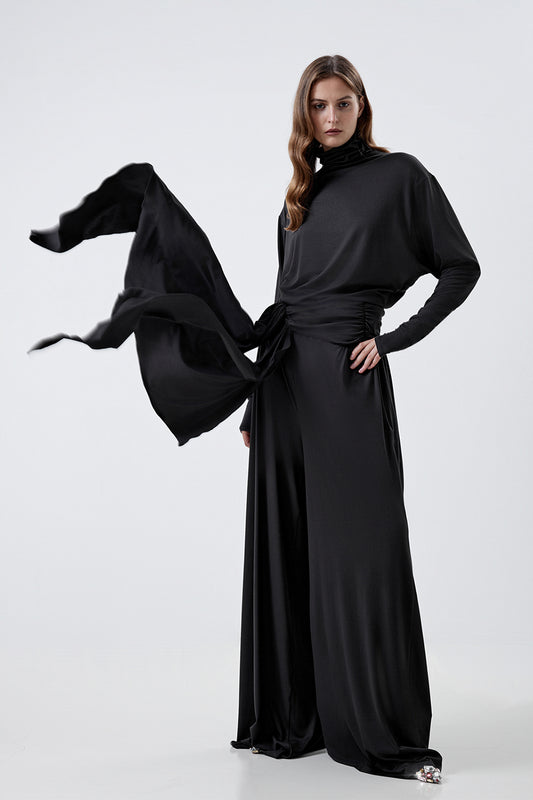 Wide-leg trousers in a fluid fabric