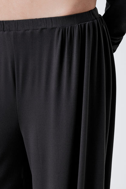 Wide-leg trousers in a fluid fabric