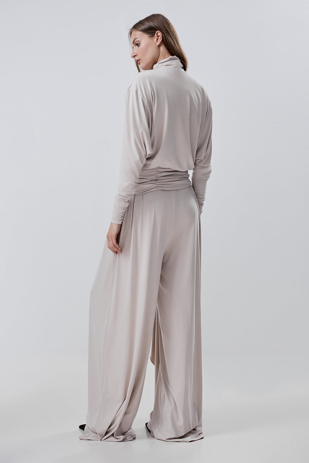 Wide-leg trousers in a fluid fabric