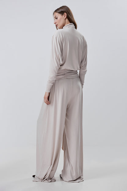 Wide-leg trousers in a fluid fabric
