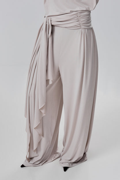 Wide-leg trousers in a fluid fabric