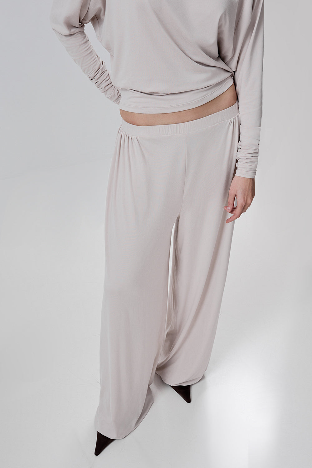 Wide-leg trousers in a fluid fabric