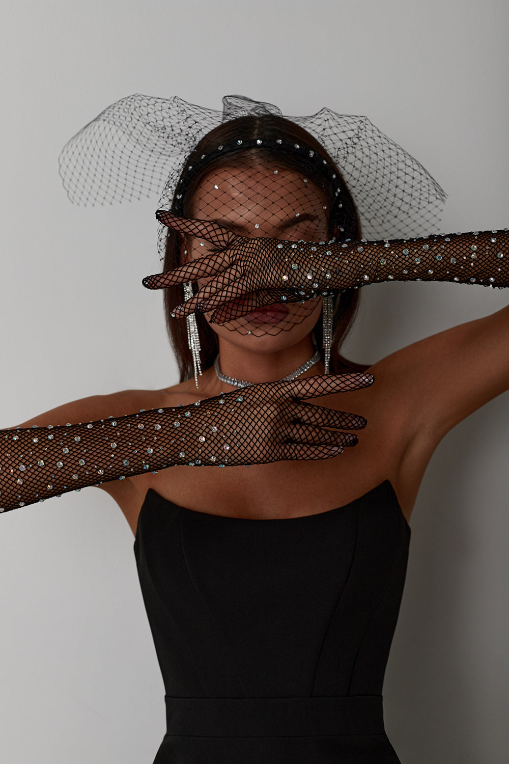 Mesh gloves