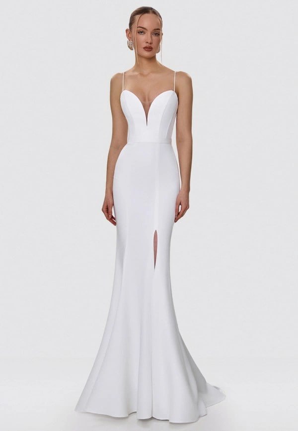 Maxi dress with sweetheart neckline