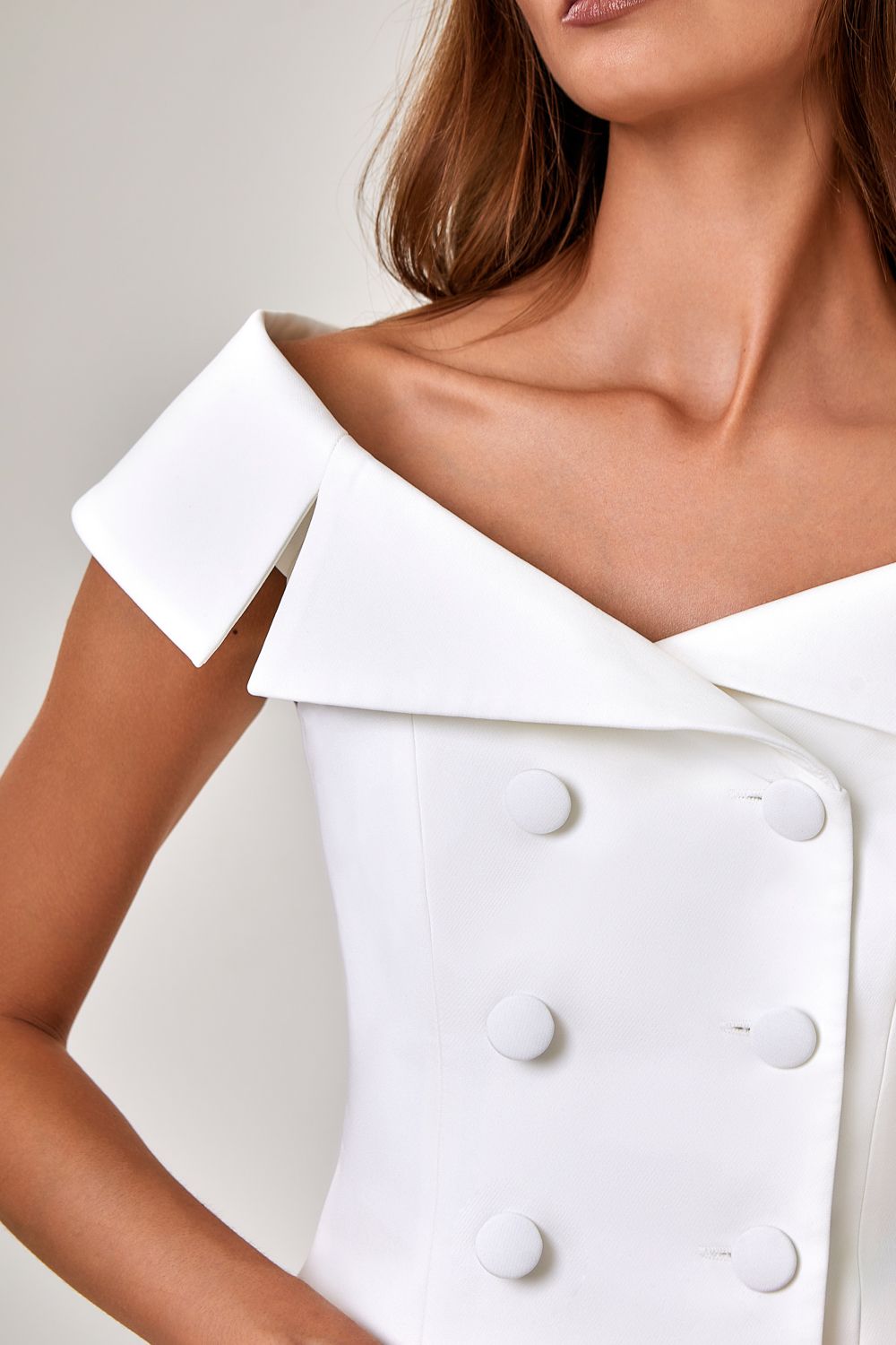 Double-breasted vest with a large collar