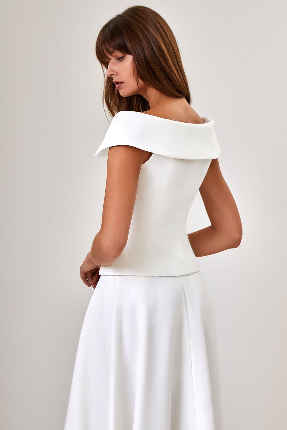 Double-breasted vest with a large collar