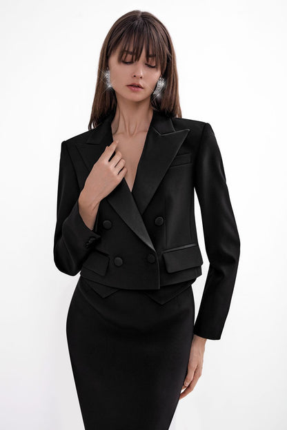 Short double-breasted jacket