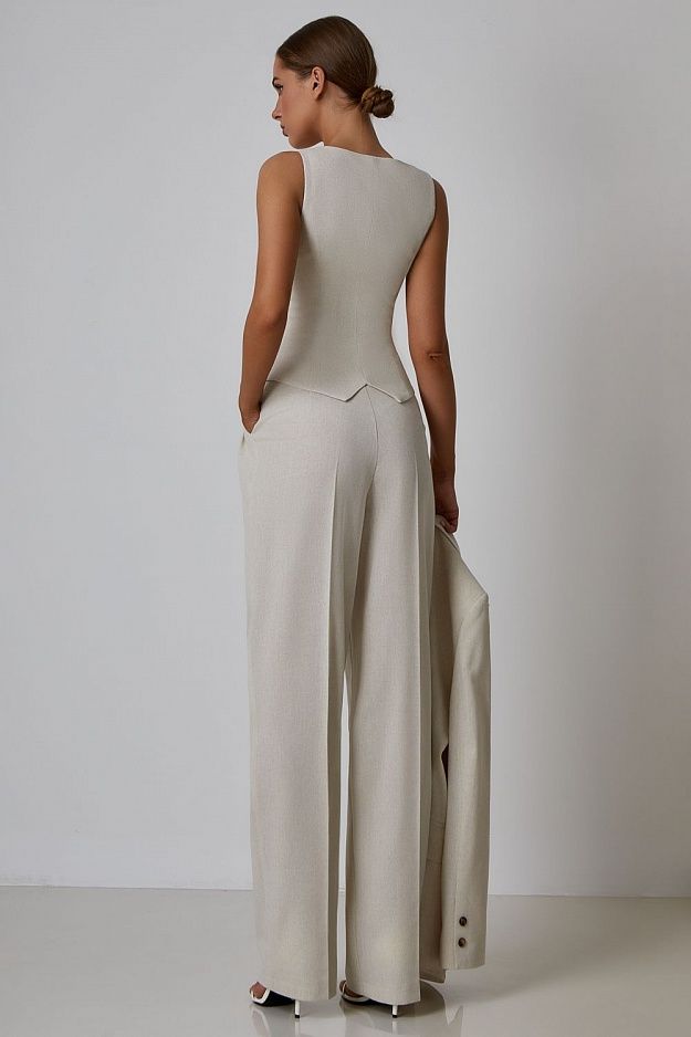 Straight cut trousers