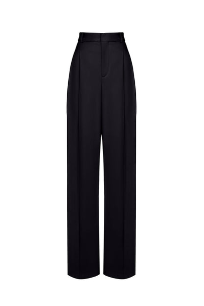 Loose-fitting trousers