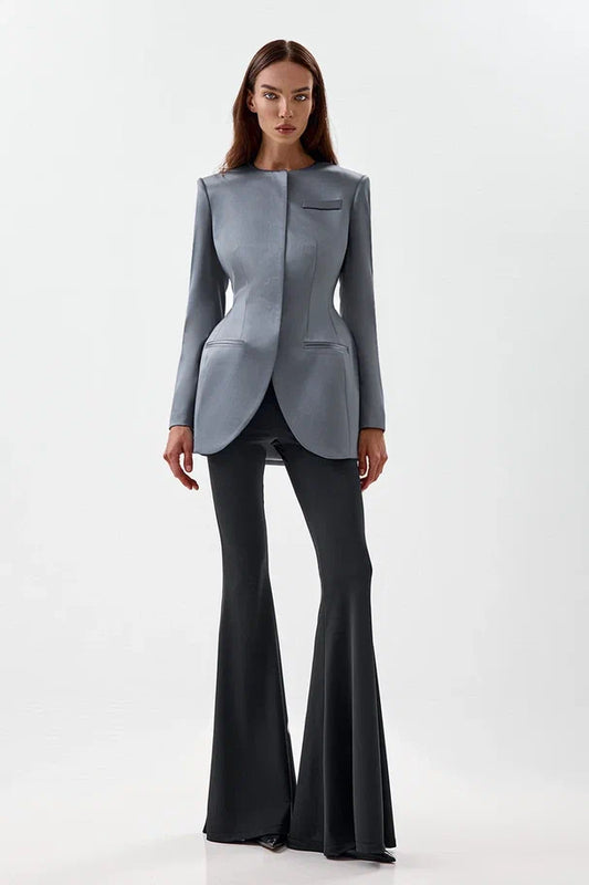 Fitted jacket with asymmetrical fastening