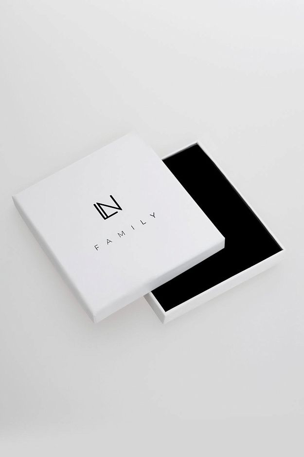 Choker Made of Large Crystals