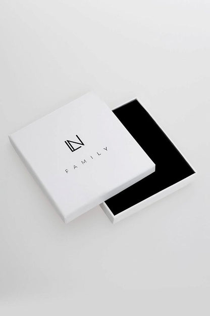 Choker Made of Large Crystals