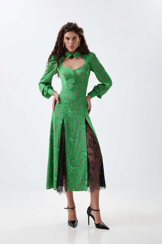Dress with a lace insert and a sweetheart neckline