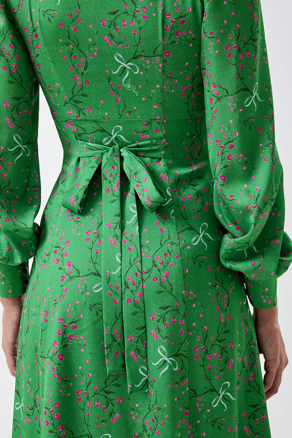 Dress with a lace insert and a sweetheart neckline