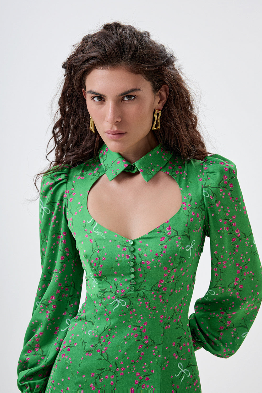 Dress with a lace insert and a sweetheart neckline