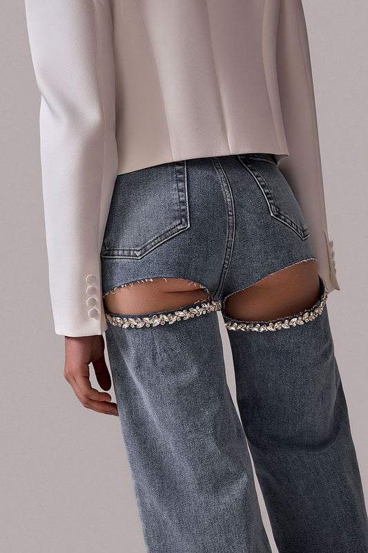 Jeans with slits