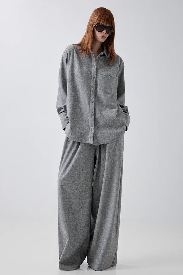 Wide-leg trousers with an elongated silhouette