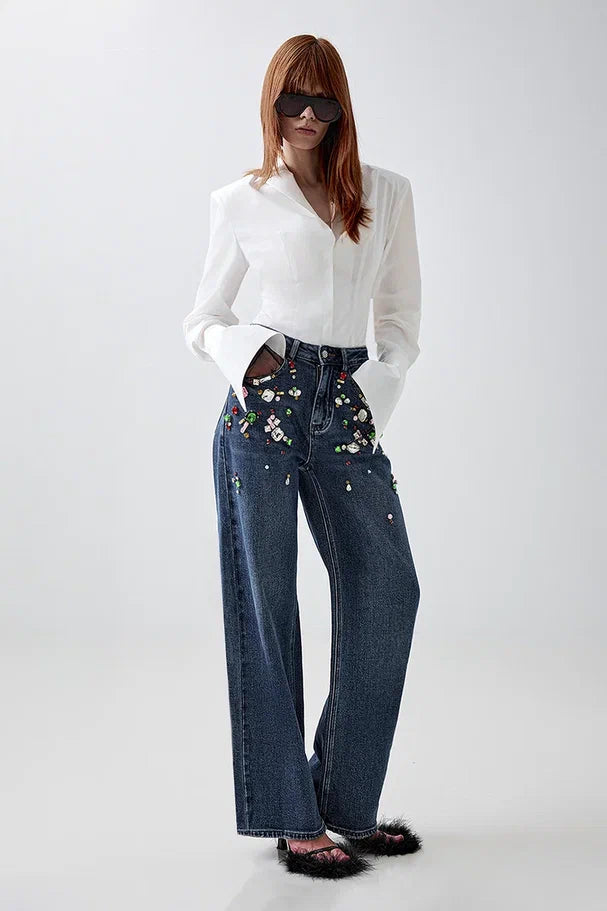 Cropped shirt with an accentuated waist