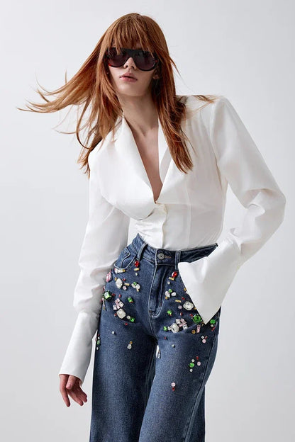 Cropped shirt with an accentuated waist