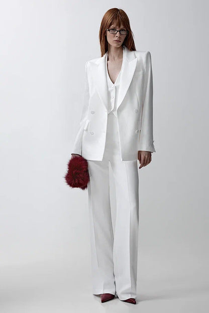 Fitted vest with an open back