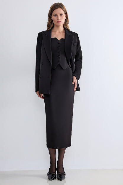 Pencil skirt with a slit