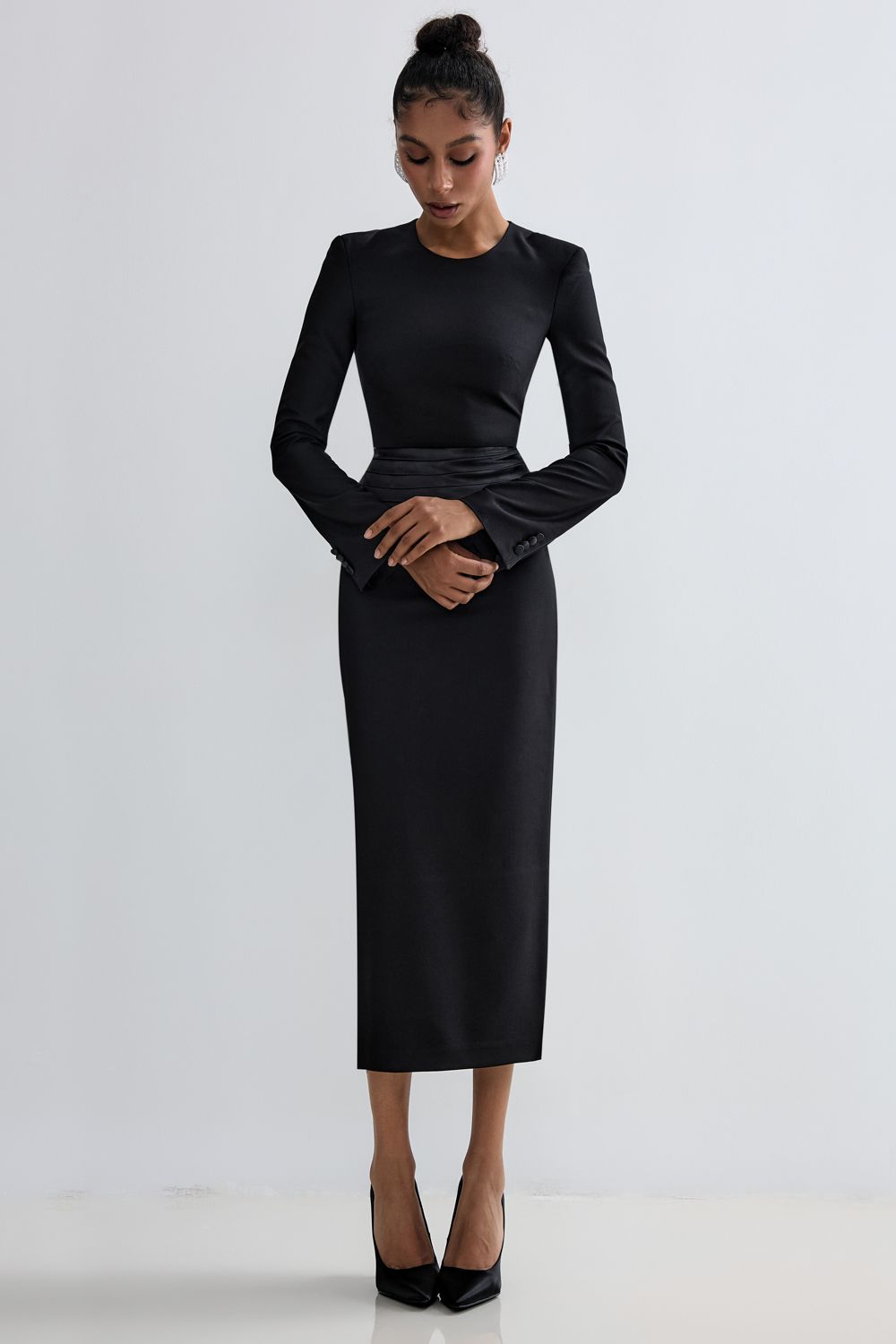 Skirt with decorative belt
