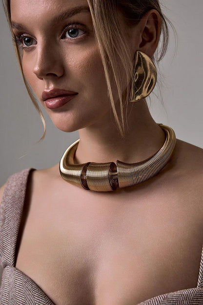 Metal Choker with Embossed Texture