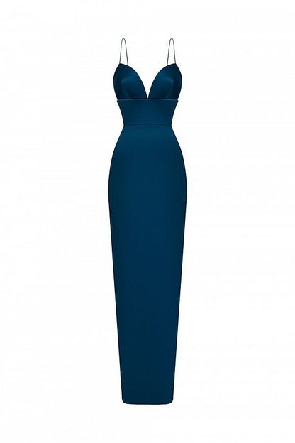 Form-fitting dress with slender shoulder straps