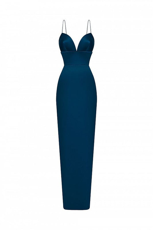 Form-fitting dress with slender shoulder straps
