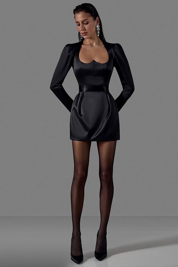 Dress with Sweetheart Neckline