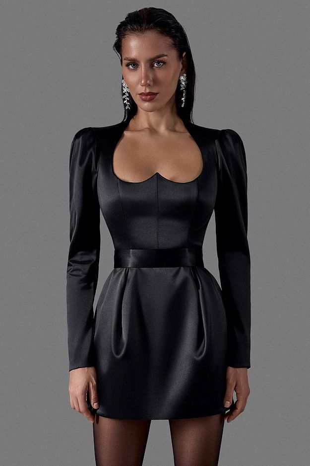 Dress with Sweetheart Neckline