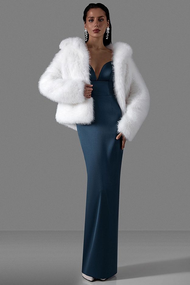 Form-fitting dress with slender shoulder straps