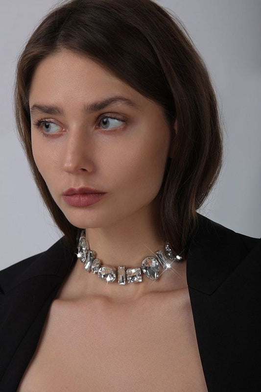 Choker Made of Large Crystals