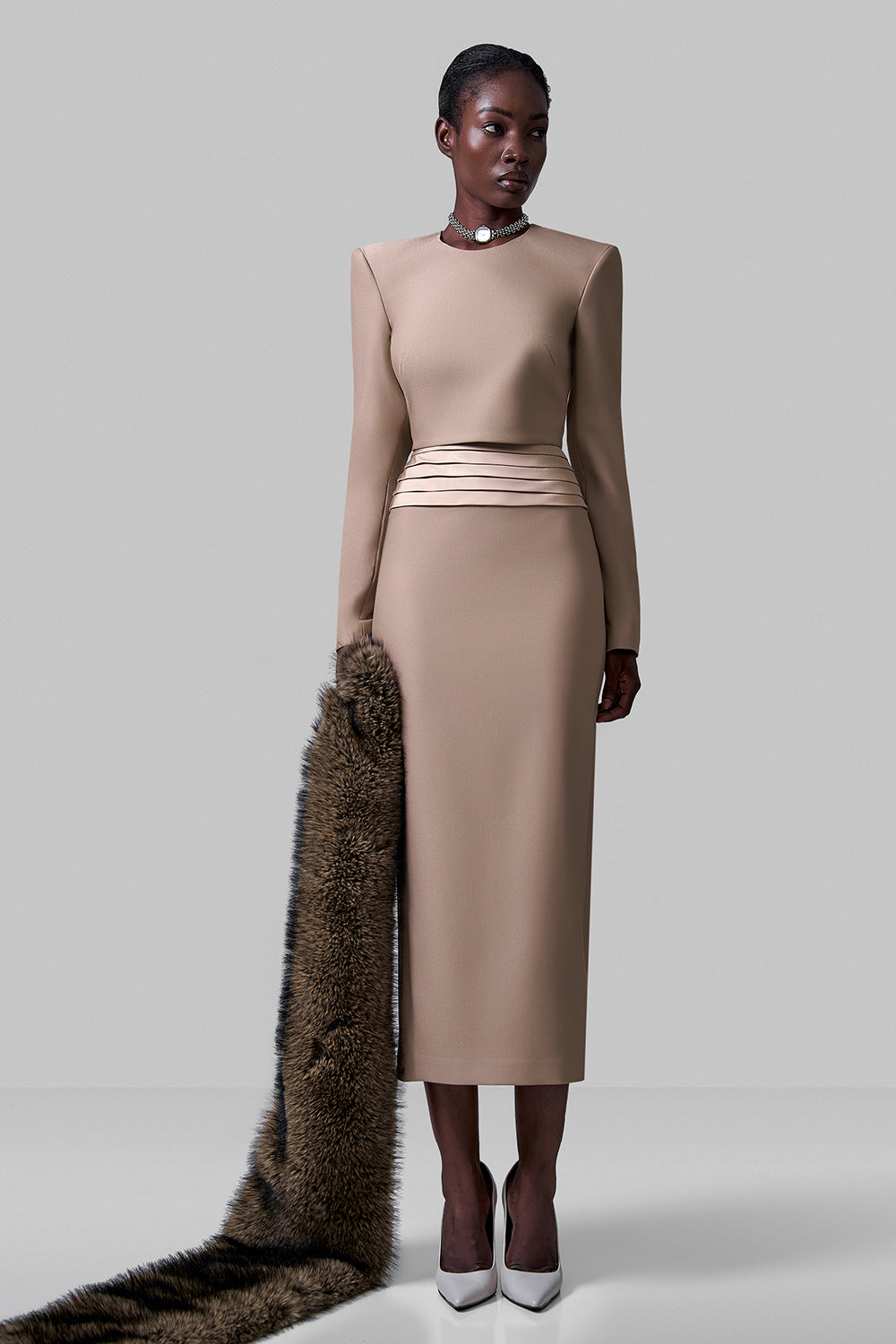 Skirt with decorative belt