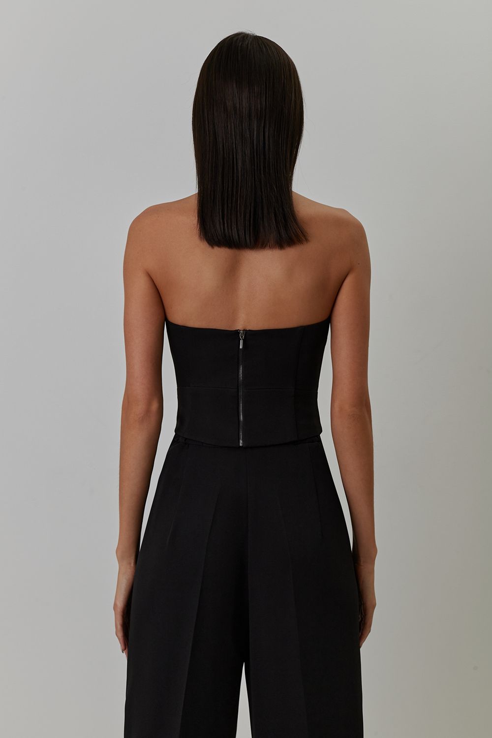 Loose-fitting trousers